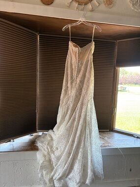 Elegant White Lace Slip Wedding Dress with Delicate Spaghetti Straps